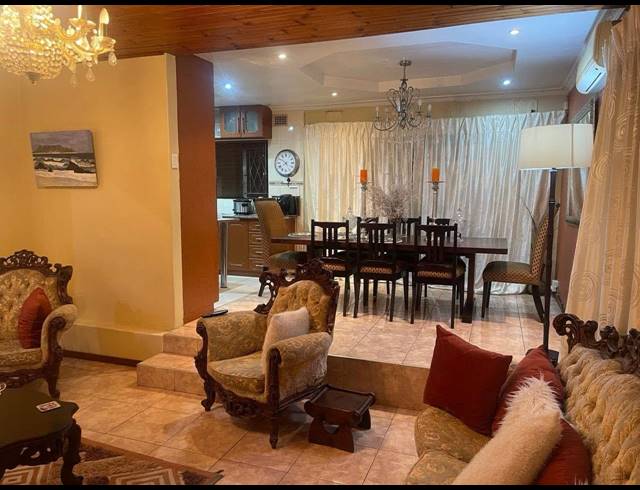 3 BEDROOM FREESTANDING FOR SALE IN WOODLANDS